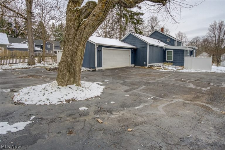 224 Hambden, Chardon, OH - Photo 4