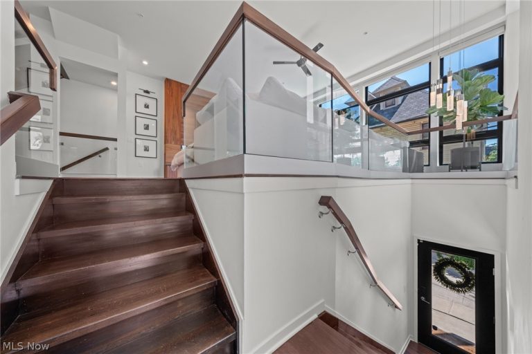 3118 Vine Court, Cleveland, OH - Photo 8