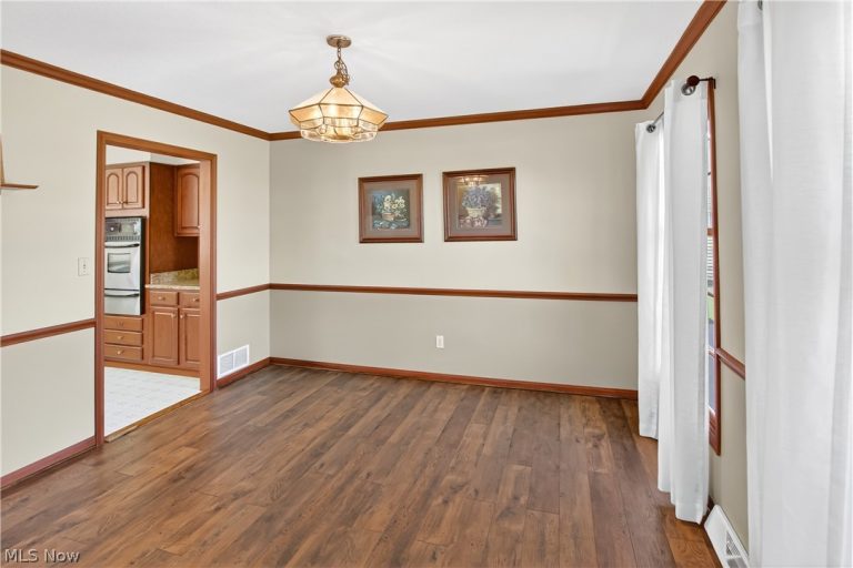 218 Wells Court, Euclid, OH - Photo 5