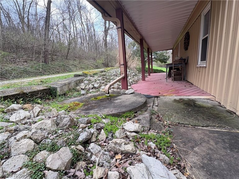 64446 Erie Road, Salesville, OH - Photo 6