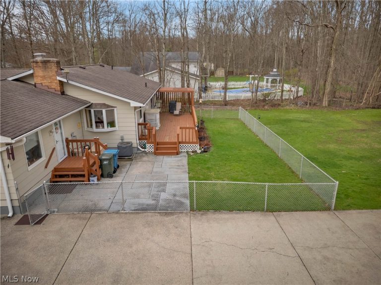 24292 Forestview Drive, Columbia Station, OH - Photo 5