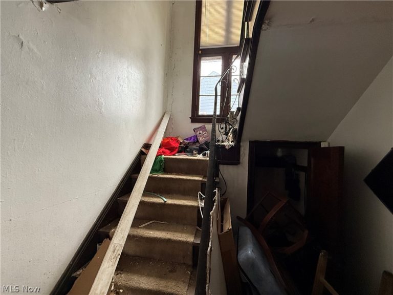 16321 Stockbridge Avenue, Cleveland, OH - Photo 8