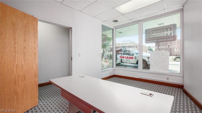 927 Wheeling Avenue #206, Cambridge, OH - Photo 2