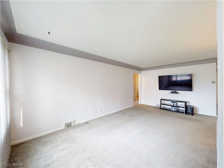 26361 Elinore Avenue, Euclid, OH - Photo 3