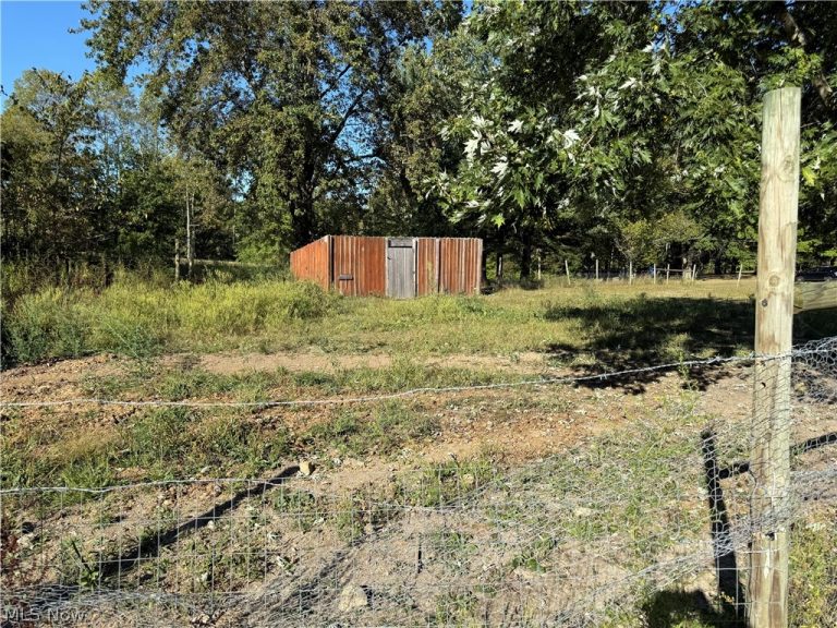 1939 Waterford Road, East Palestine, OH - Photo 6