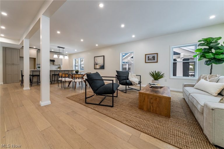 2124 Lamberton Road, Cleveland Heights, OH - Photo 8