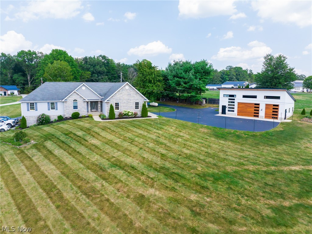 9554 Dover Road, Apple Creek, OH