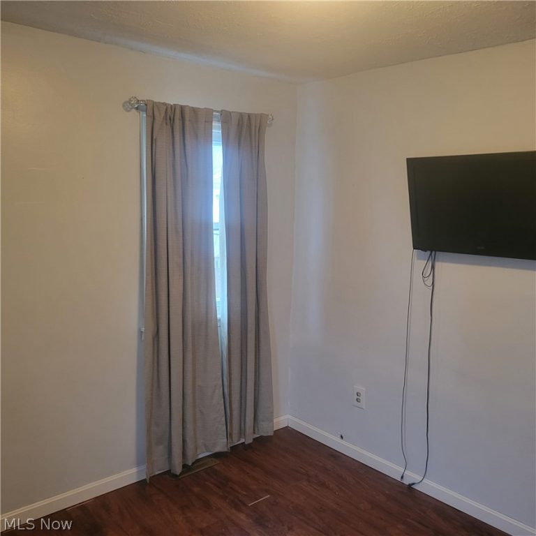 1929 16th Street, Ashtabula, OH - Photo 6