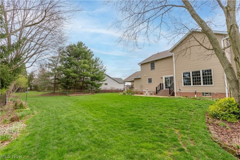 4381 Golden Eagle Road, Massillon, OH - Photo 2