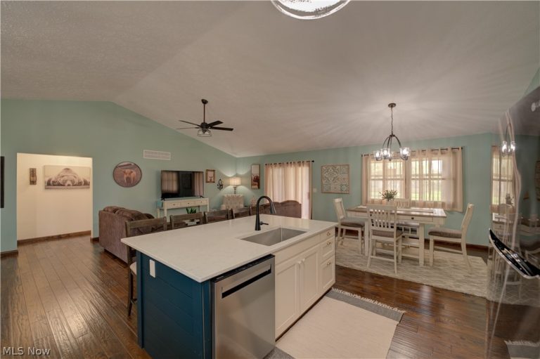 118 Sassafras Drive, Vermilion, OH - Photo 8