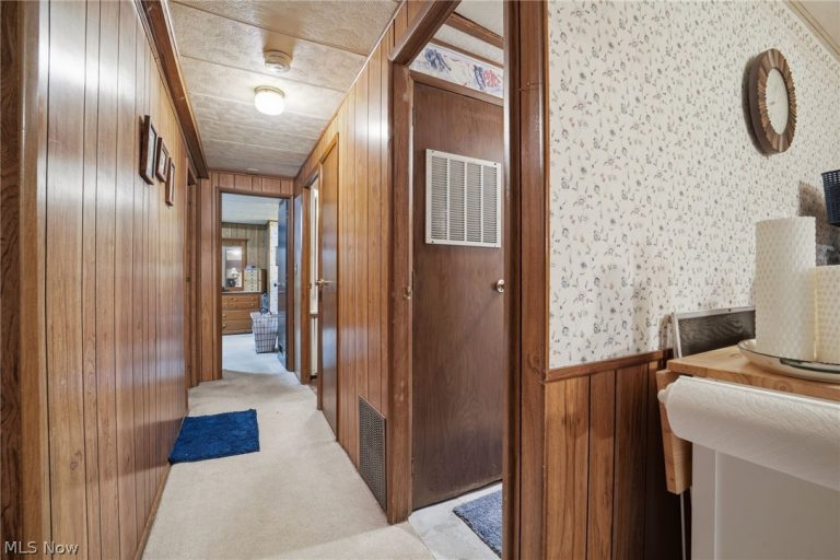 261 Chelsea Drive, Willoughby, OH - Photo 6