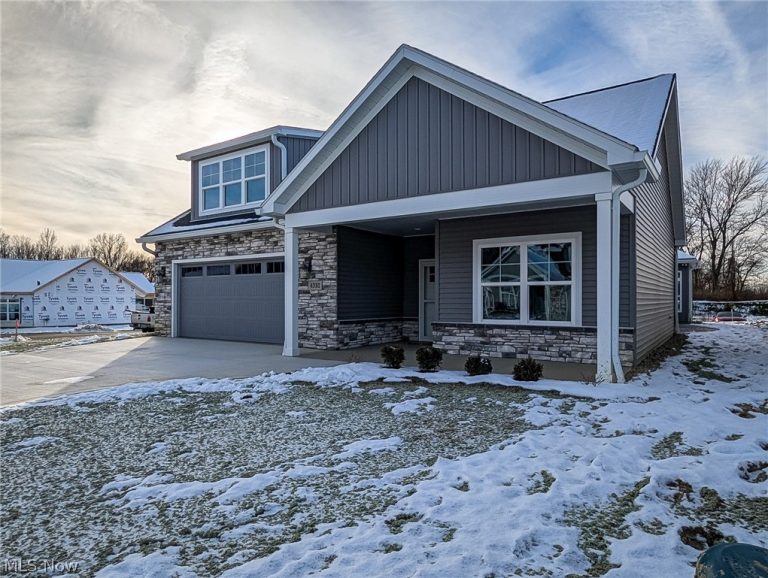 4332 Evergreen Court, North Canton, OH - Photo 2