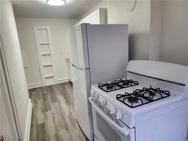 2060 Rossmoor Road, Cleveland Heights, OH - Photo 6