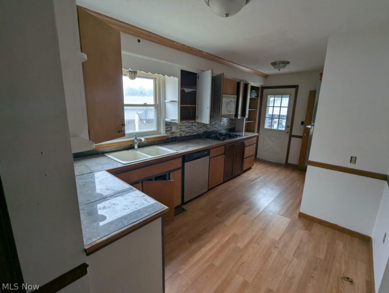 1854 14th Street, Akron, OH - Photo 4