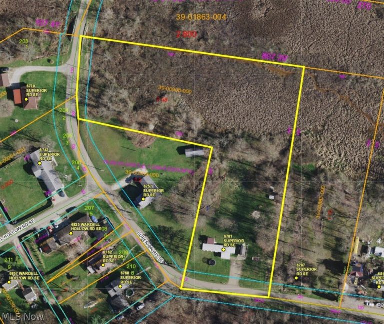 6781 Superior Road, Uhrichsville, OH, 44683