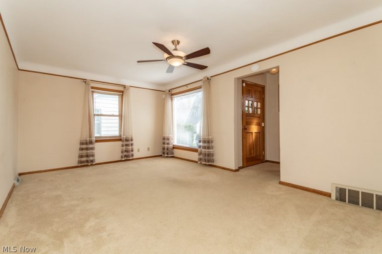 428 274th St, Euclid, OH - Photo 4