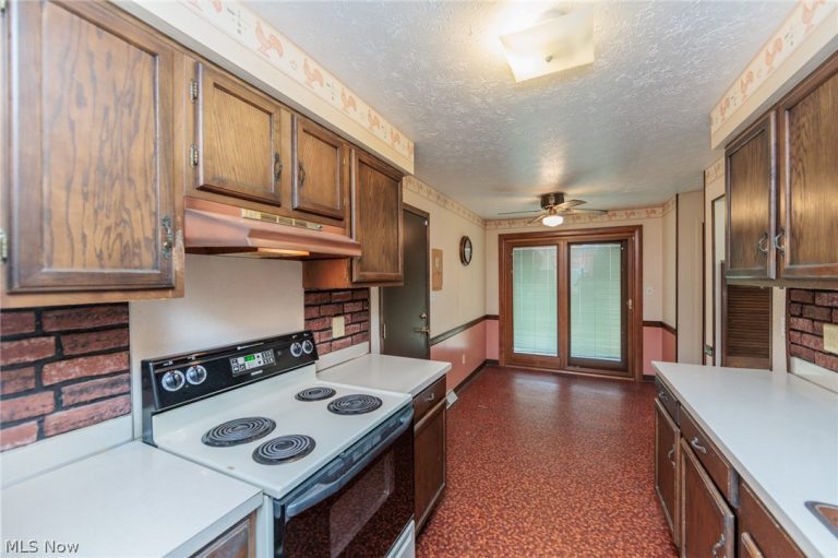 20598 Homestead Park Drive, Strongsville, OH - Photo 8