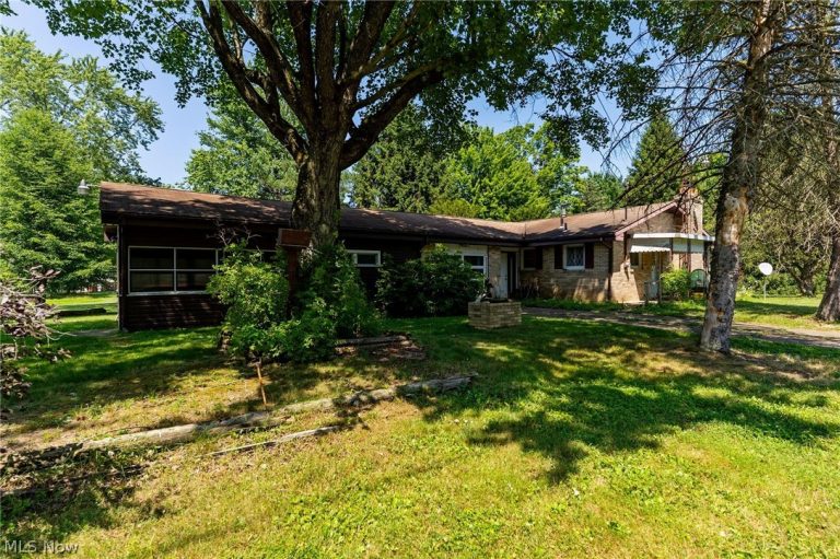 6677 Morningview Drive, Andover, OH - Photo 3