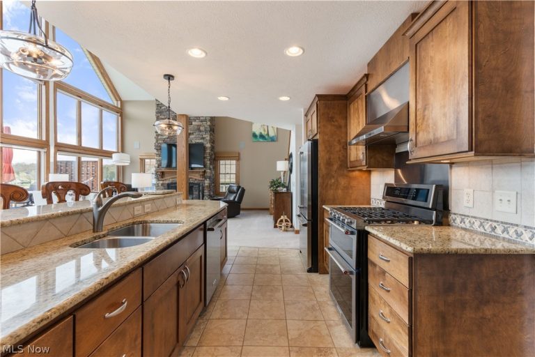 376 Mohawk Drive, Malvern, OH - Photo 6