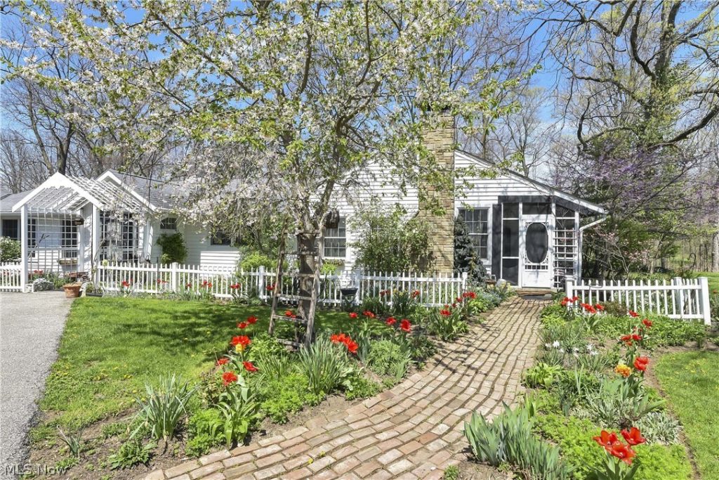 4004 Cook Road, Medina, OH