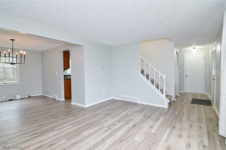 12395 Country Oaks Trail, Chardon, OH - Photo 5