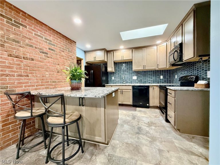 307 Strecker Lane, Marietta, OH - Photo 6