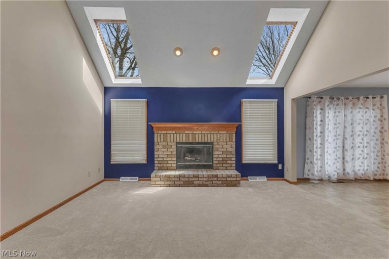 1023 Gulf Road, Elyria, OH - Photo 4