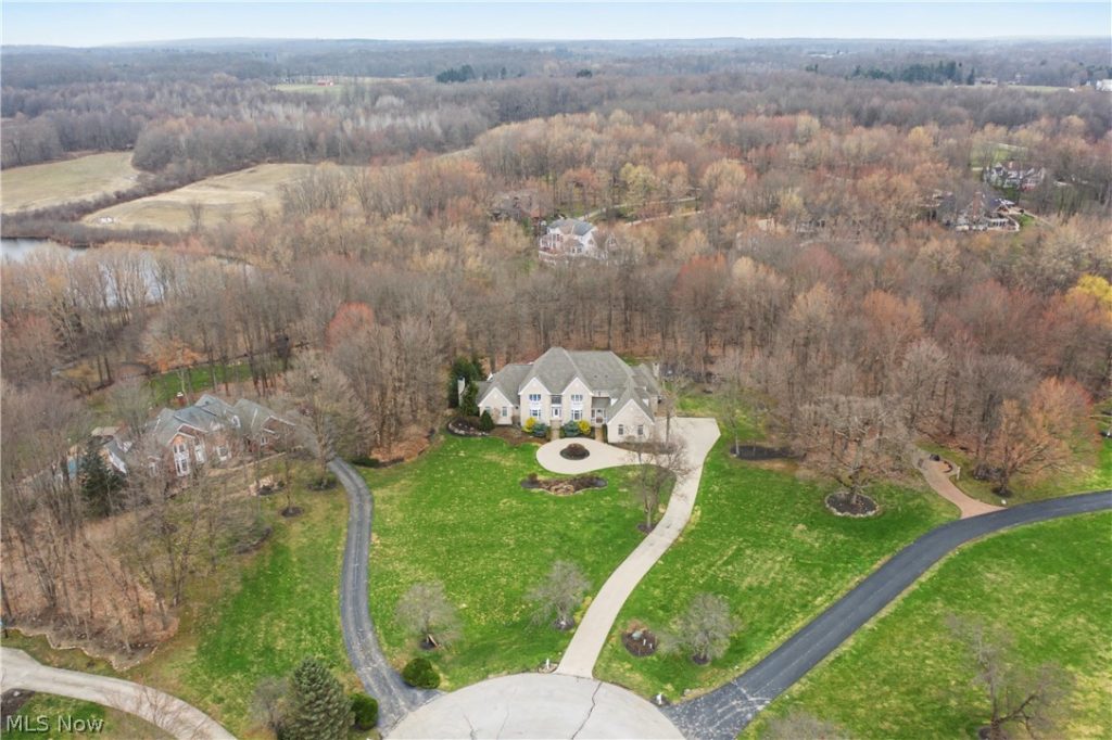 16770 Staffordshire Court, Chagrin Falls, OH