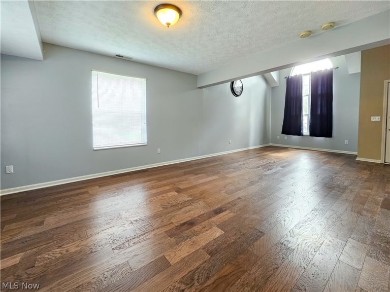 8633 Redtail Court, Macedonia, OH - Photo 5