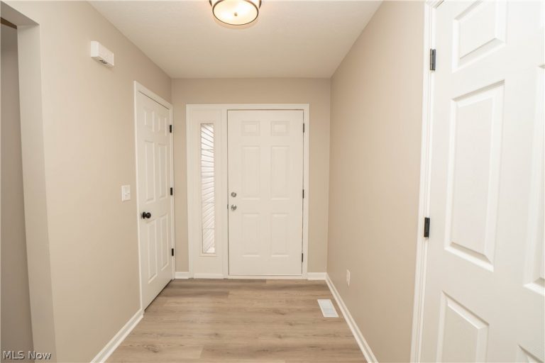 1290 Patriot Place, Massillon, OH - Photo 3