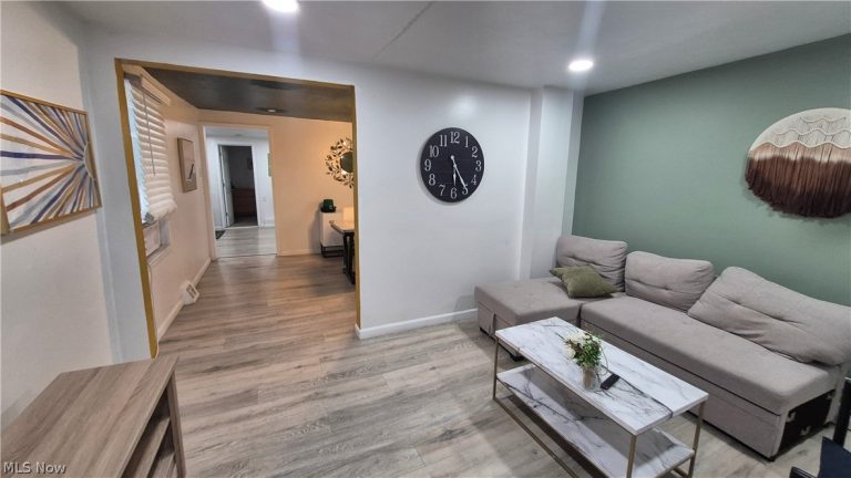 2110 Willey Avenue, Cleveland, OH - Photo 3