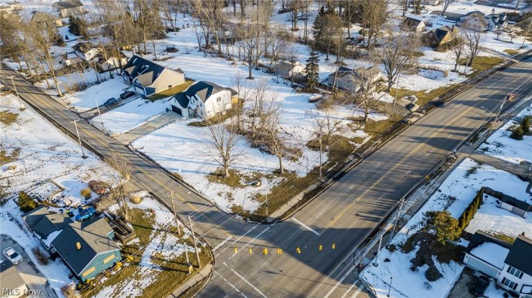 3 Adkins Road, Willoughby, OH - Photo 3