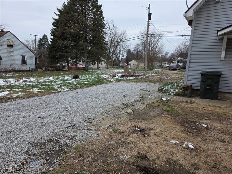 1600 Sandwith Avenue, Canton, OH - Photo 4