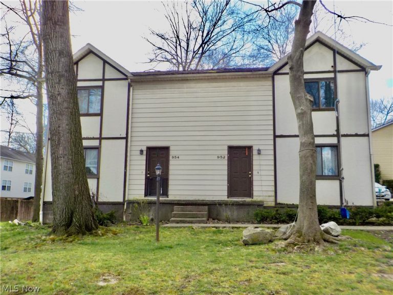 942-954 & 832 - 834 Tallamadge Rd & Loomis Ave, Cuyahoga Falls, OH, 44221