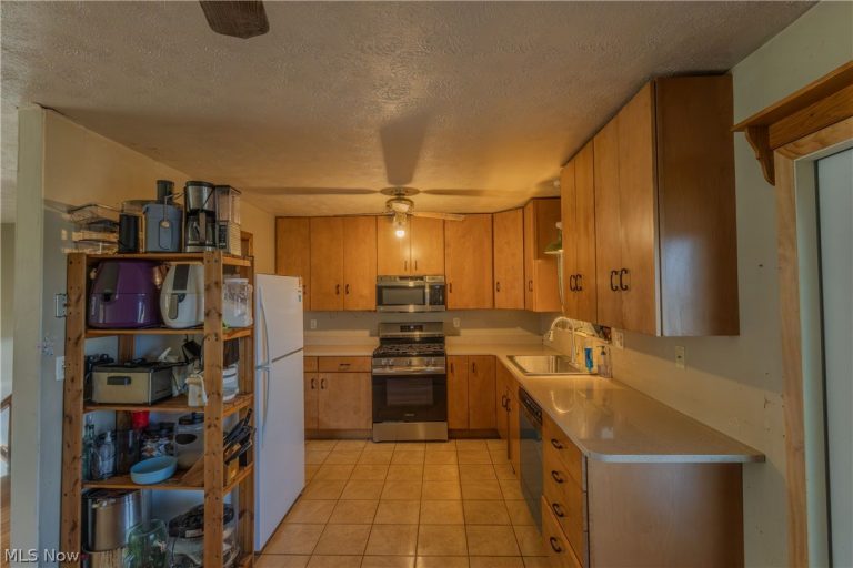 38 Southmoor Heights, Parkersburg, WV - Photo 6