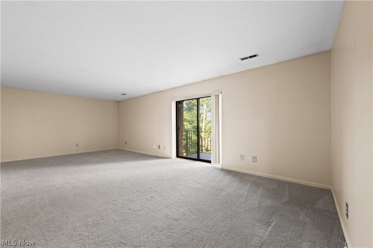 550 Tollis Parkway #307, Broadview Heights, OH - Photo 8