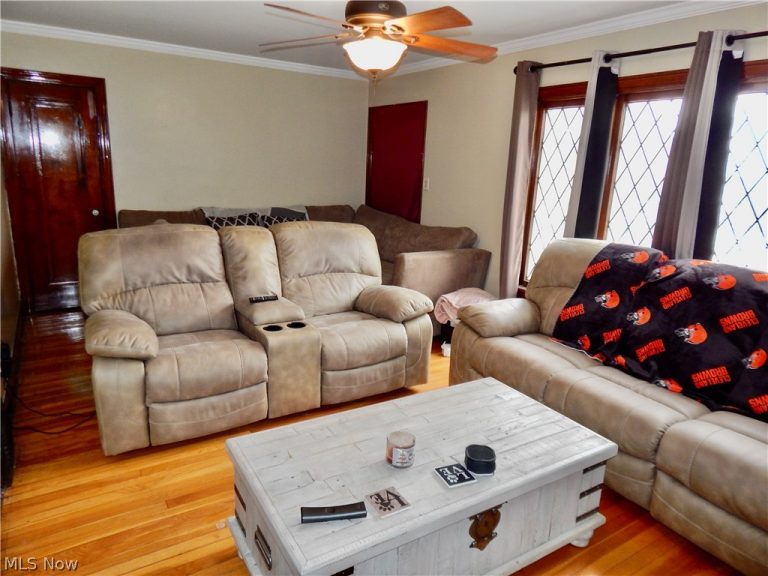 6511 Laverne Avenue, Parma, OH - Photo 8