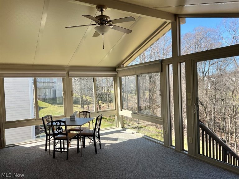 6140 Kelley Lane, Parma, OH - Photo 8