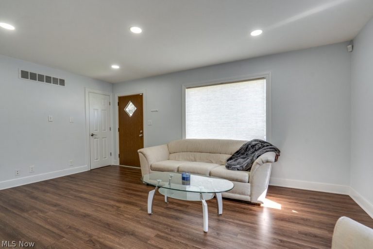 2048 Congo Street, Akron, OH - Photo 6