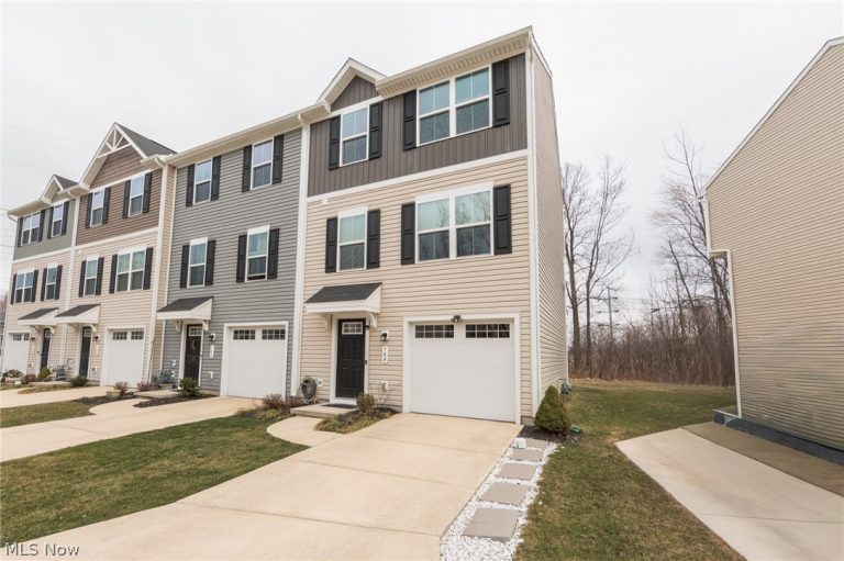 784 Pine Spring Drive, Painesville, OH - Photo 2