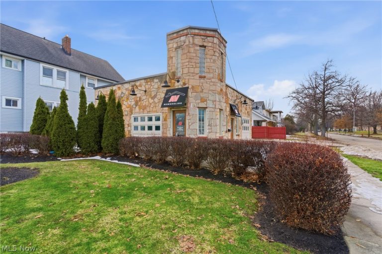 2860 Noble Road, Cleveland, OH - Photo 4