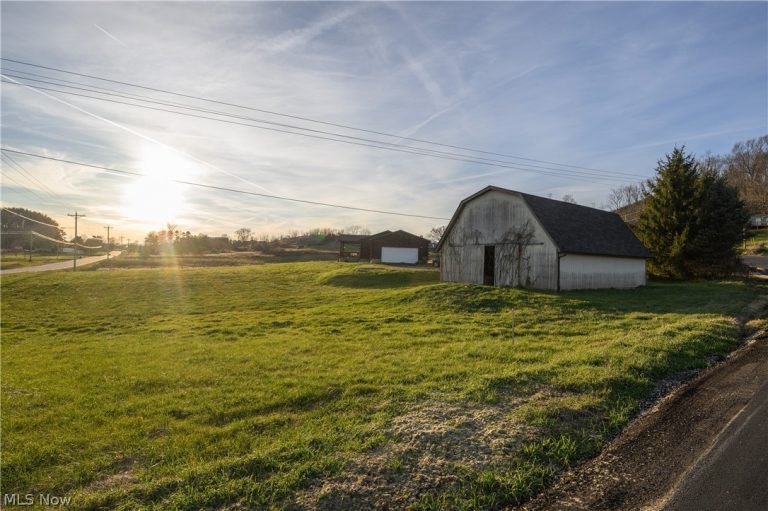 8200 Cutler Road, Sherrodsville, OH - Photo 4