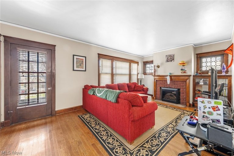 2114 Elbur Avenue, Lakewood, OH - Photo 3