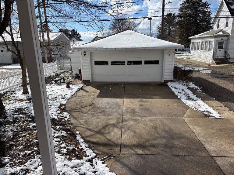 120 Prospect Street, Dover, OH - Photo 8