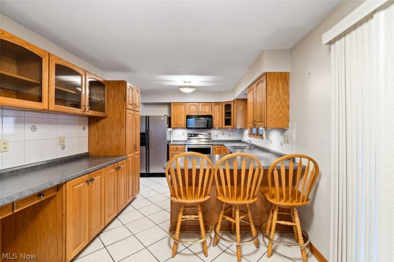 11121 Lafayette Drive, Canal Fulton, OH - Photo 6