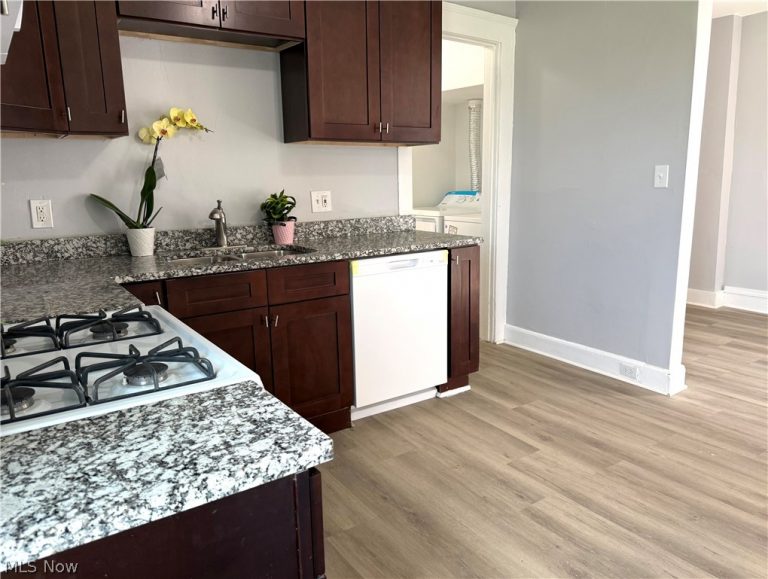 3143 104th Street, Cleveland, OH - Photo 4