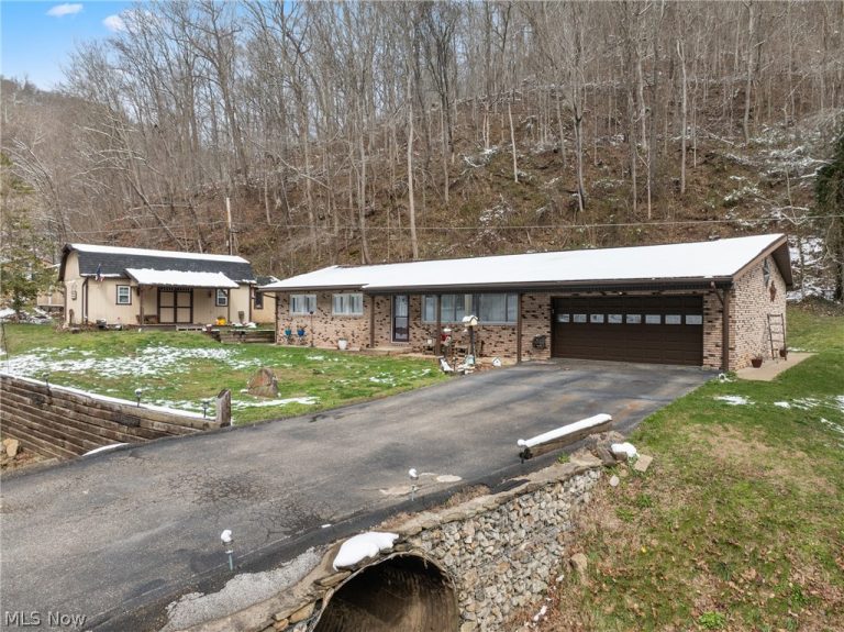52736 Fisher Hill Road, Clarington, OH - Photo 2
