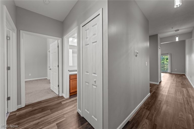 5547 Beavercrest Drive #211, Lorain, OH - Photo 5