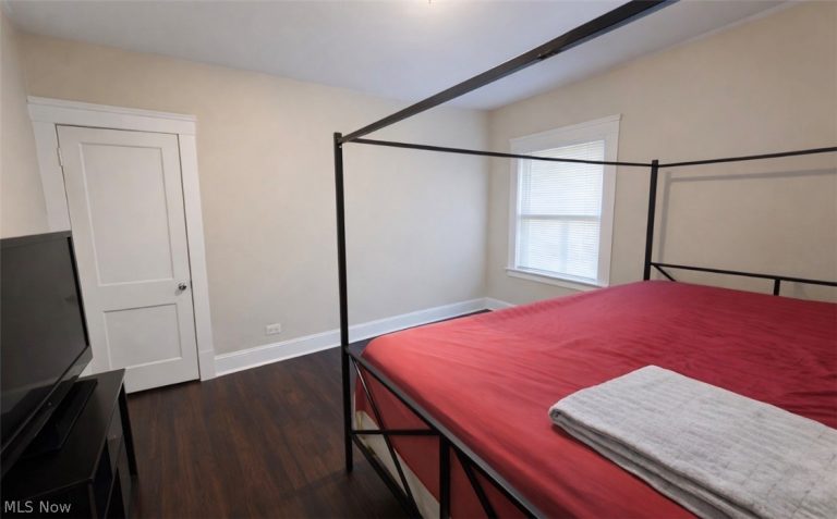 892 Paxton Road, Cleveland, OH - Photo 3