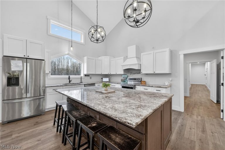 2252 Applegrove Street, Canton, OH - Photo 3